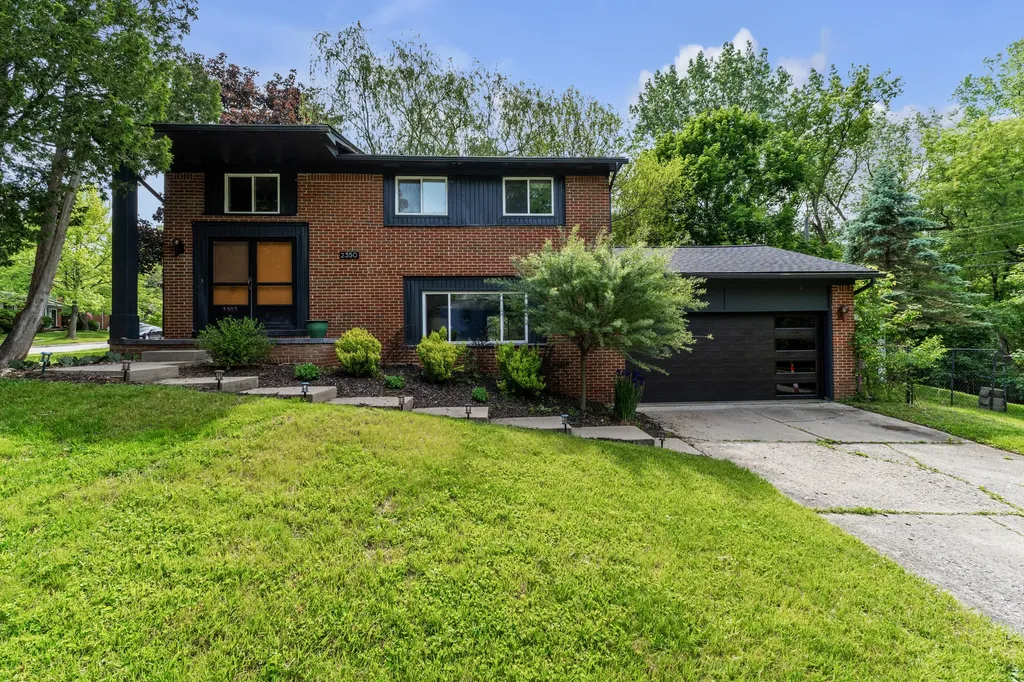 2350 Hilldale Drive Ann Arbor City MI 48105
