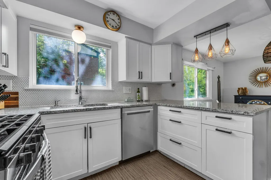 2350 Hilldale Drive Ann Arbor City MI 48105