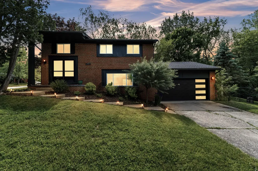 2350 Hilldale Drive Ann Arbor City MI 48105