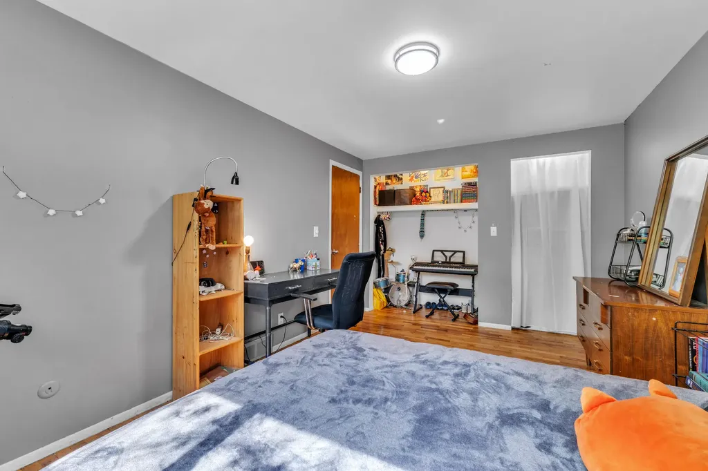 2350 Hilldale Drive Ann Arbor City MI 48105
