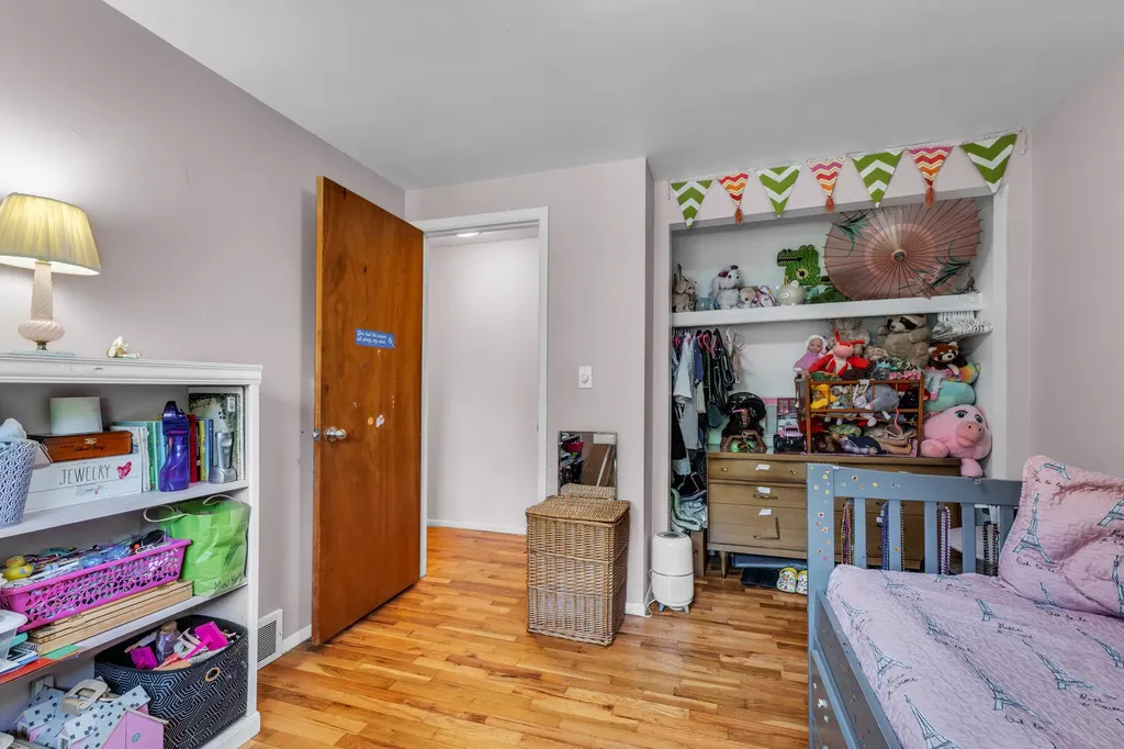 2350 Hilldale Drive Ann Arbor City MI 48105