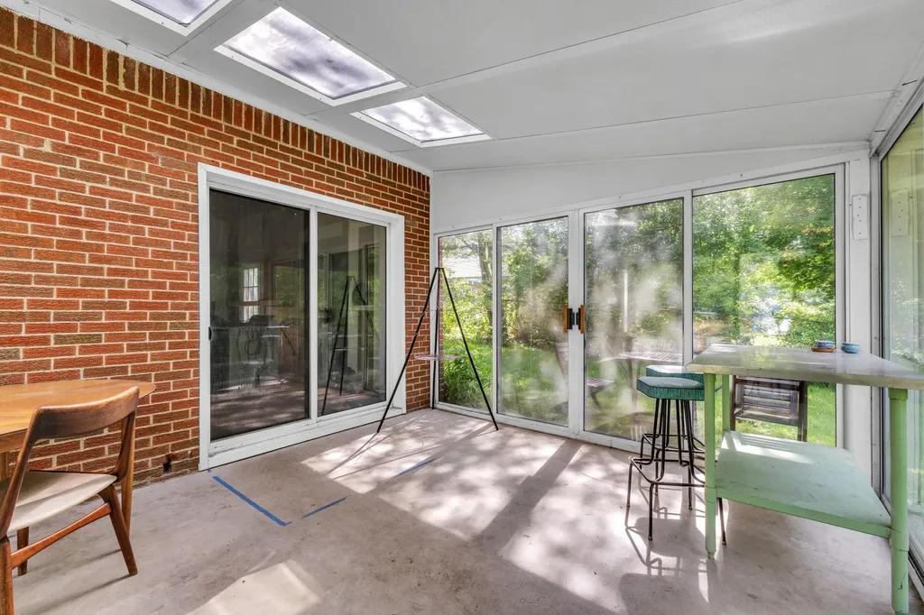 2350 Hilldale Drive Ann Arbor City MI 48105