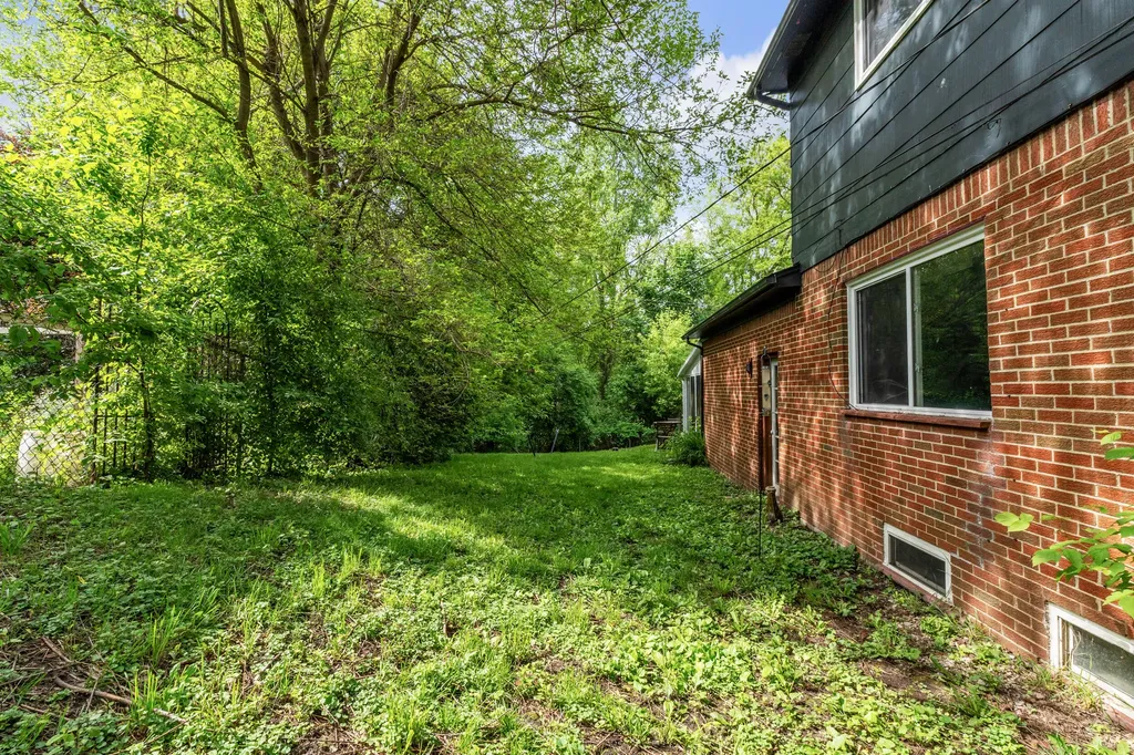 2350 Hilldale Drive Ann Arbor City MI 48105