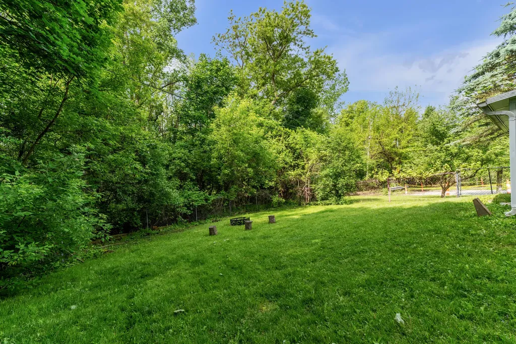 2350 Hilldale Drive Ann Arbor City MI 48105