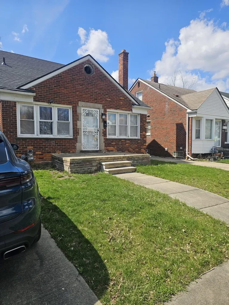 7387 Minock Street Detroit City MI 48228