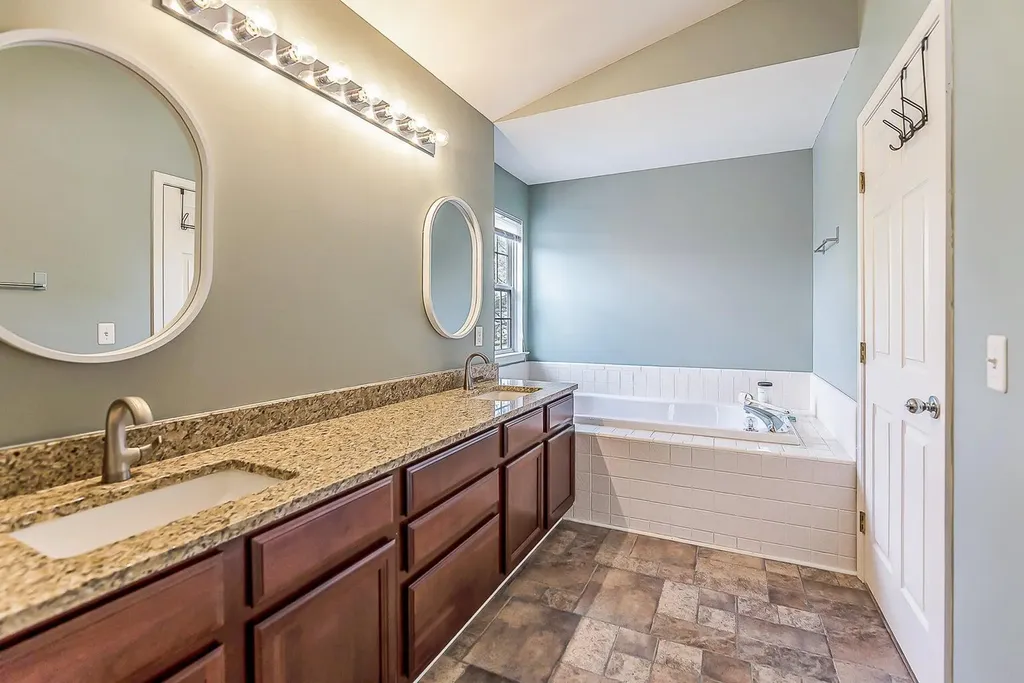 8876 Tamarack Lane Ypsilanti Charter Township MI 48197
