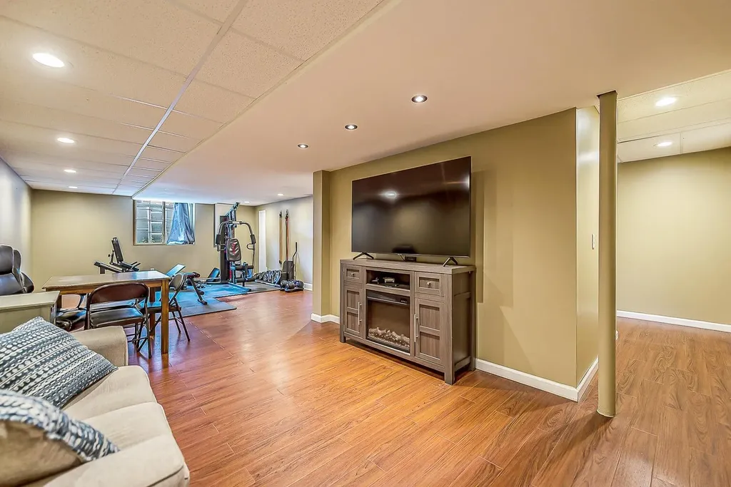 8876 Tamarack Lane Ypsilanti Charter Township MI 48197