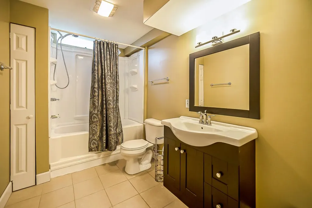 8876 Tamarack Lane Ypsilanti Charter Township MI 48197