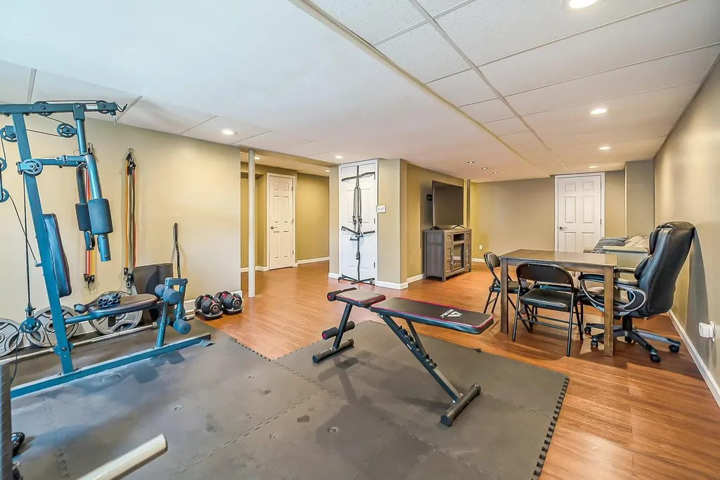 8876 Tamarack Lane Ypsilanti Charter Township MI 48197