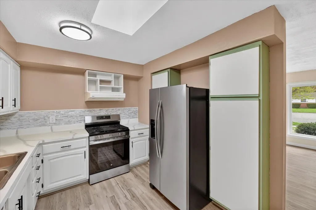 385 Hollywood Drive Saline City MI 48176