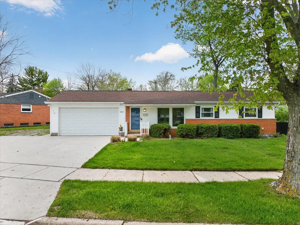 385 Hollywood Drive Saline City MI 48176