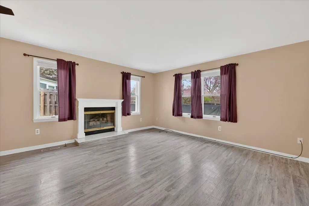 385 Hollywood Drive Saline City MI 48176