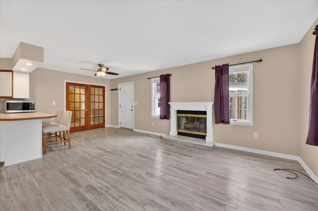 385 Hollywood Drive Saline City MI 48176