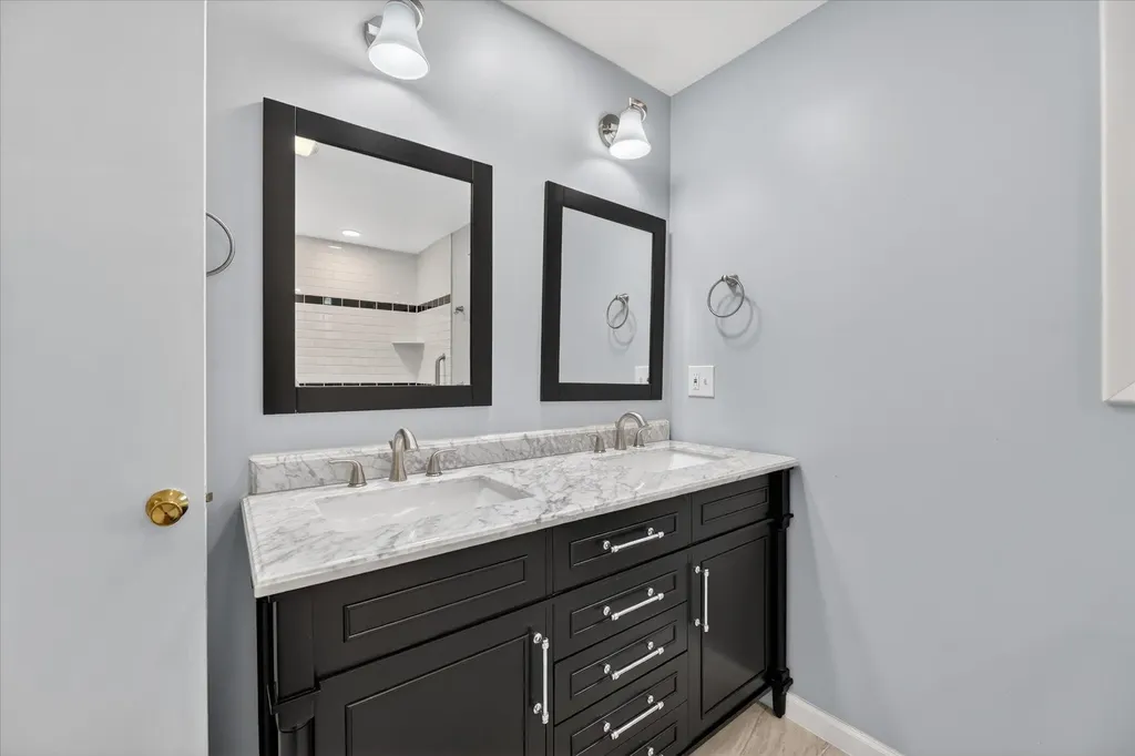 385 Hollywood Drive Saline City MI 48176
