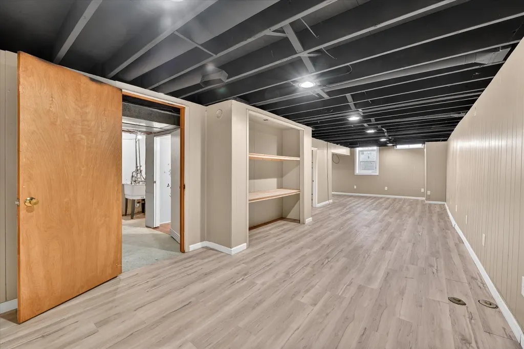 385 Hollywood Drive Saline City MI 48176