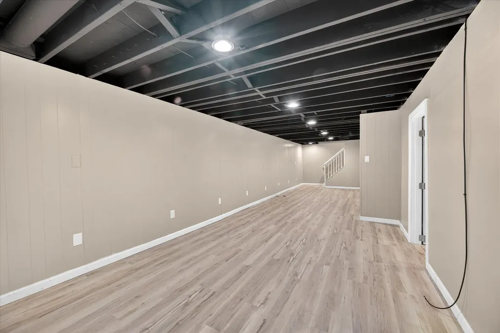 385 Hollywood Drive Saline City MI 48176