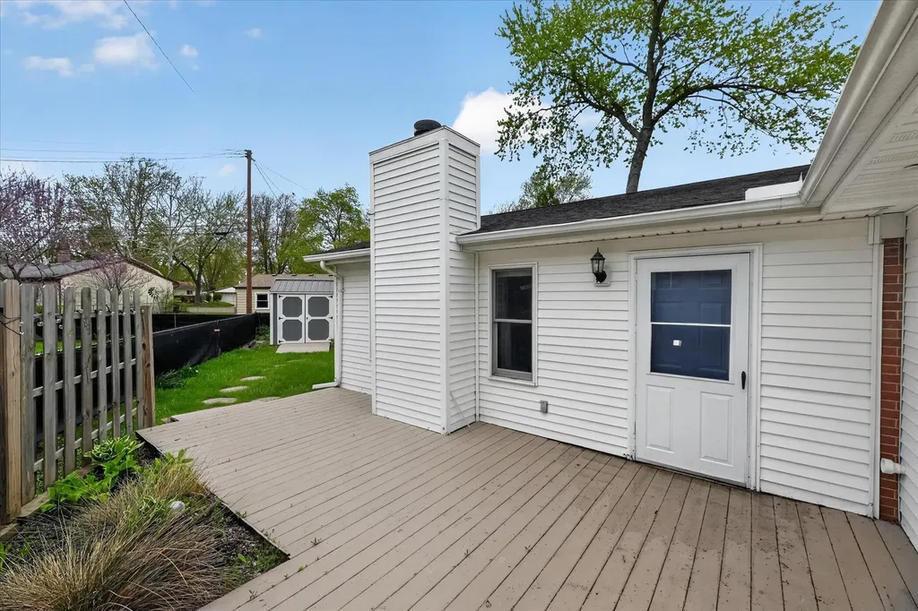 385 Hollywood Drive Saline City MI 48176