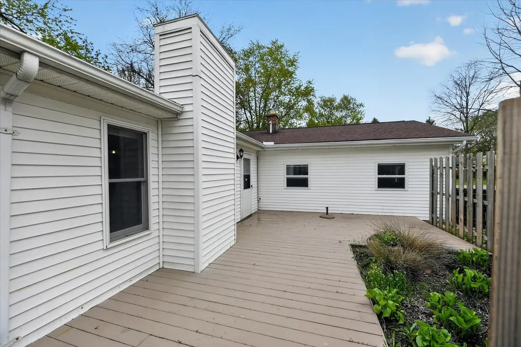 385 Hollywood Drive Saline City MI 48176