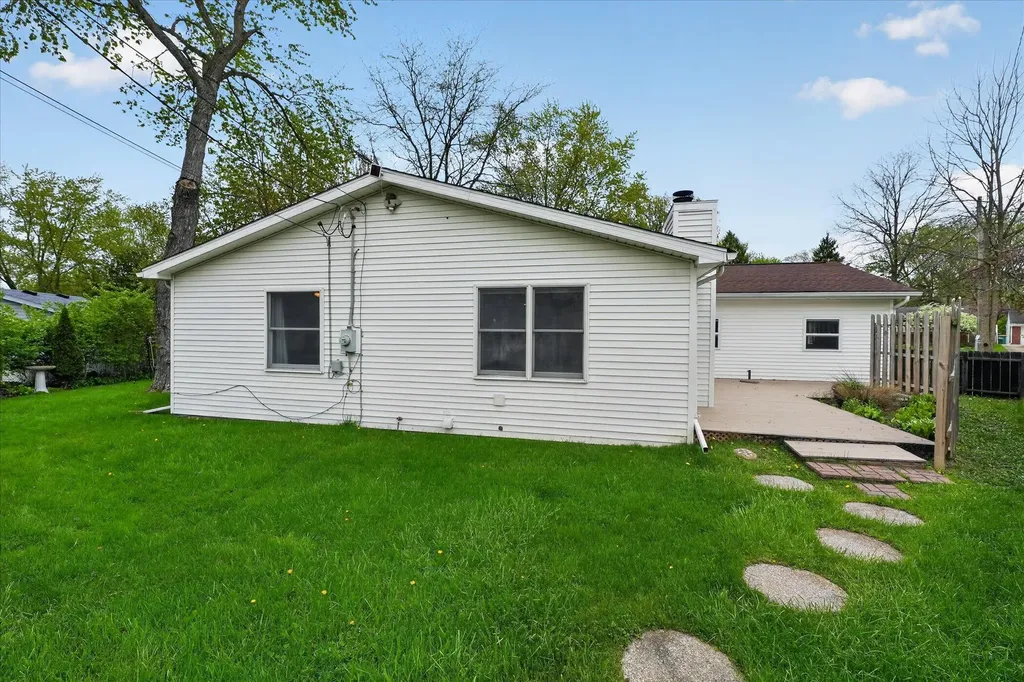 385 Hollywood Drive Saline City MI 48176