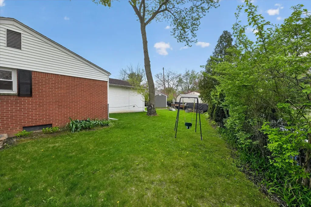 385 Hollywood Drive Saline City MI 48176