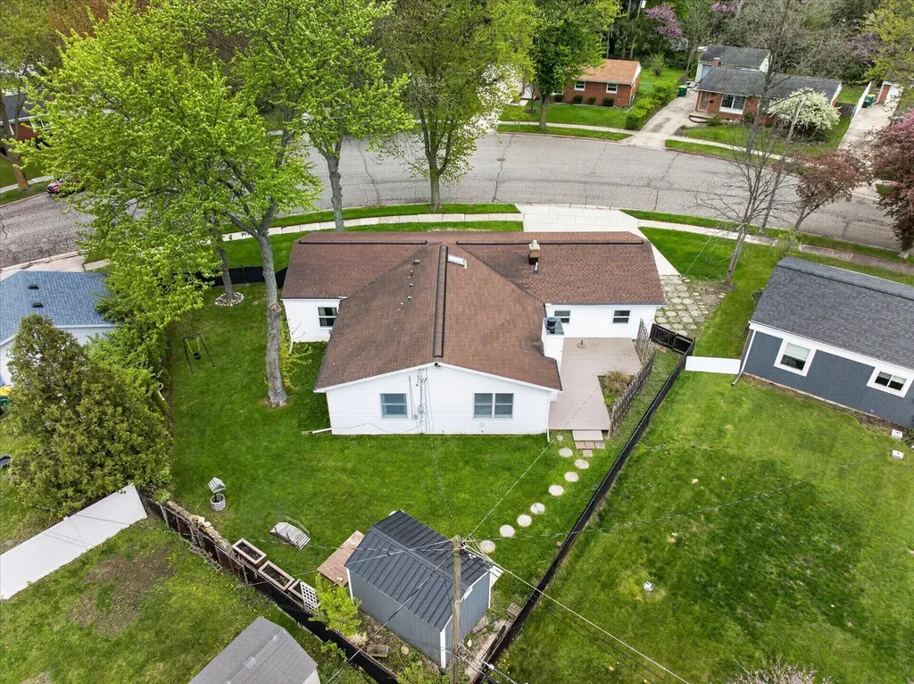 385 Hollywood Drive Saline City MI 48176