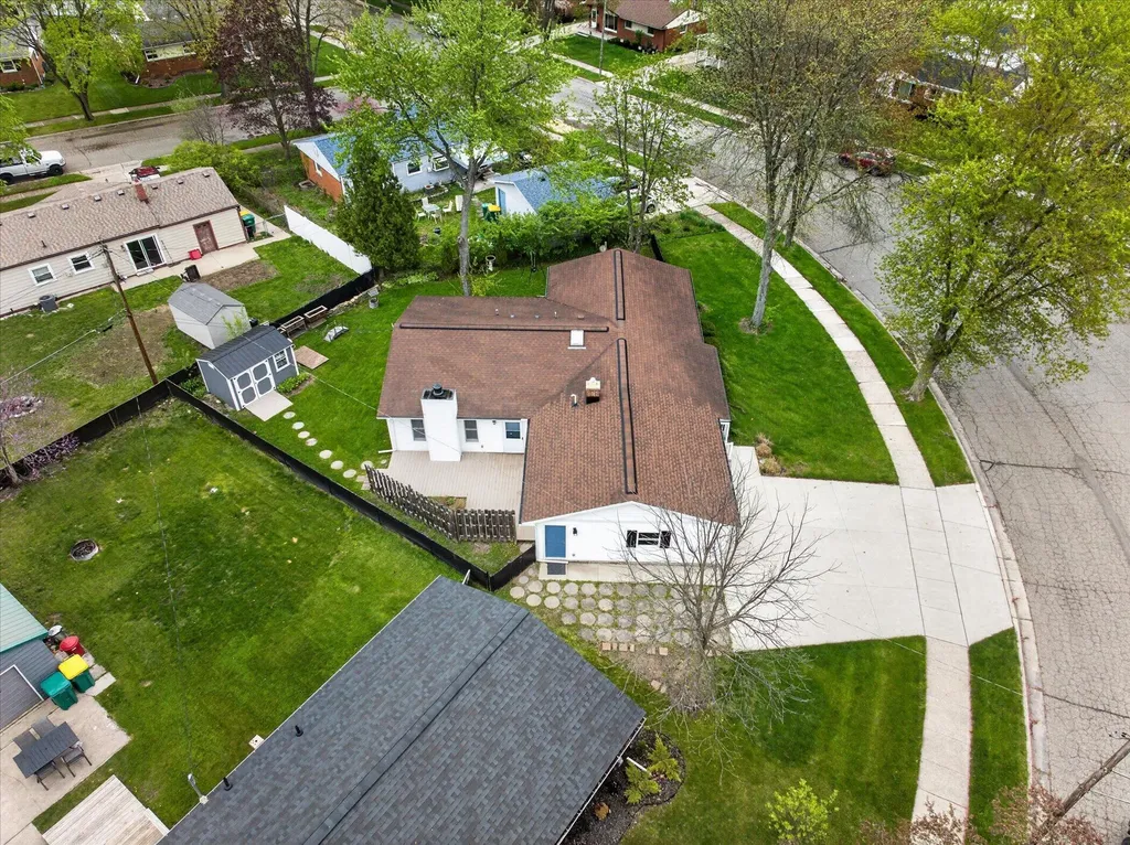 385 Hollywood Drive Saline City MI 48176