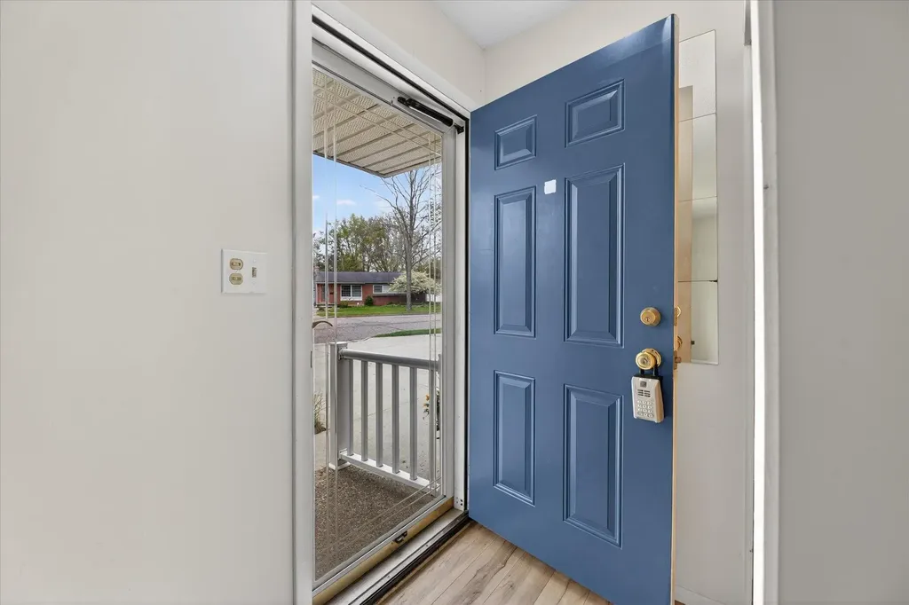 385 Hollywood Drive Saline City MI 48176