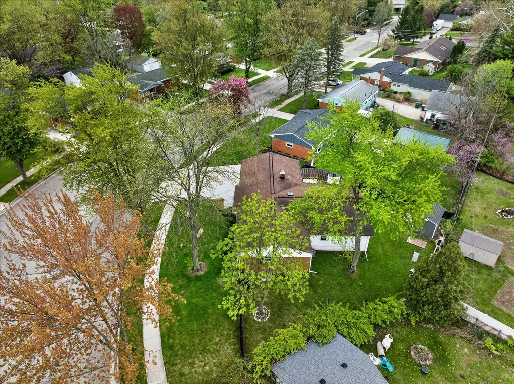 385 Hollywood Drive Saline City MI 48176