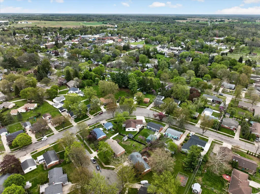 385 Hollywood Drive Saline City MI 48176
