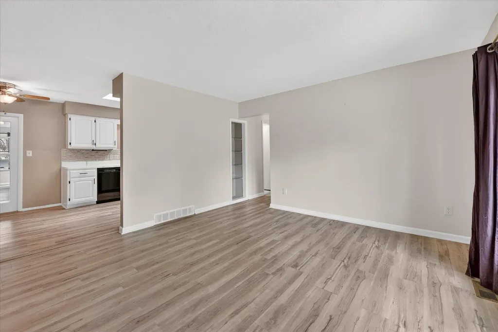 385 Hollywood Drive Saline City MI 48176