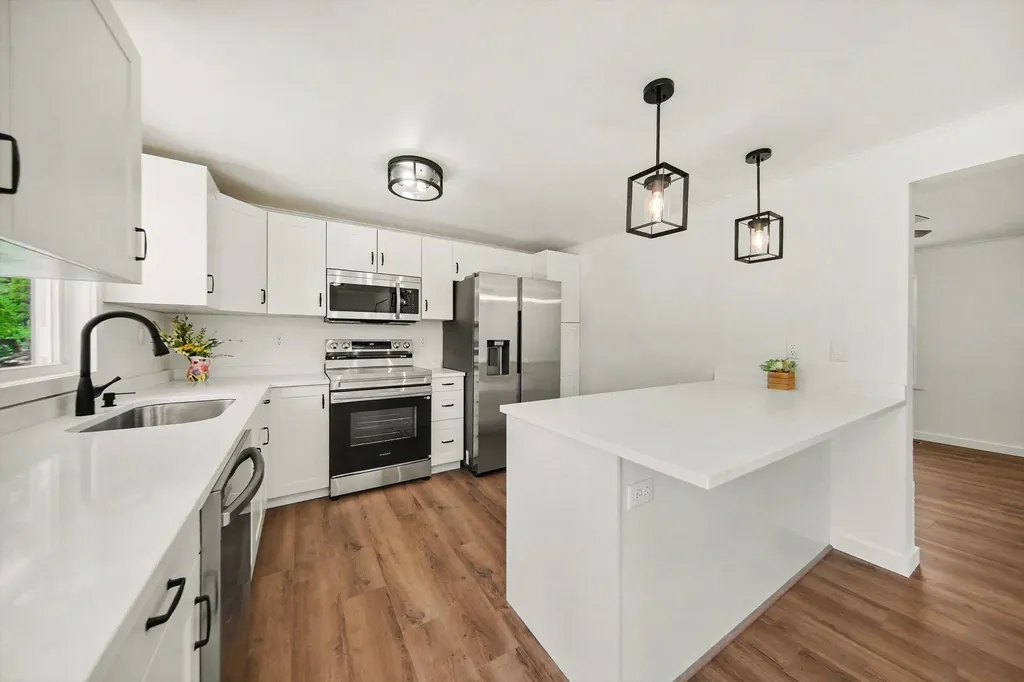 106 Orourke Court Columbia Township MI 49230
