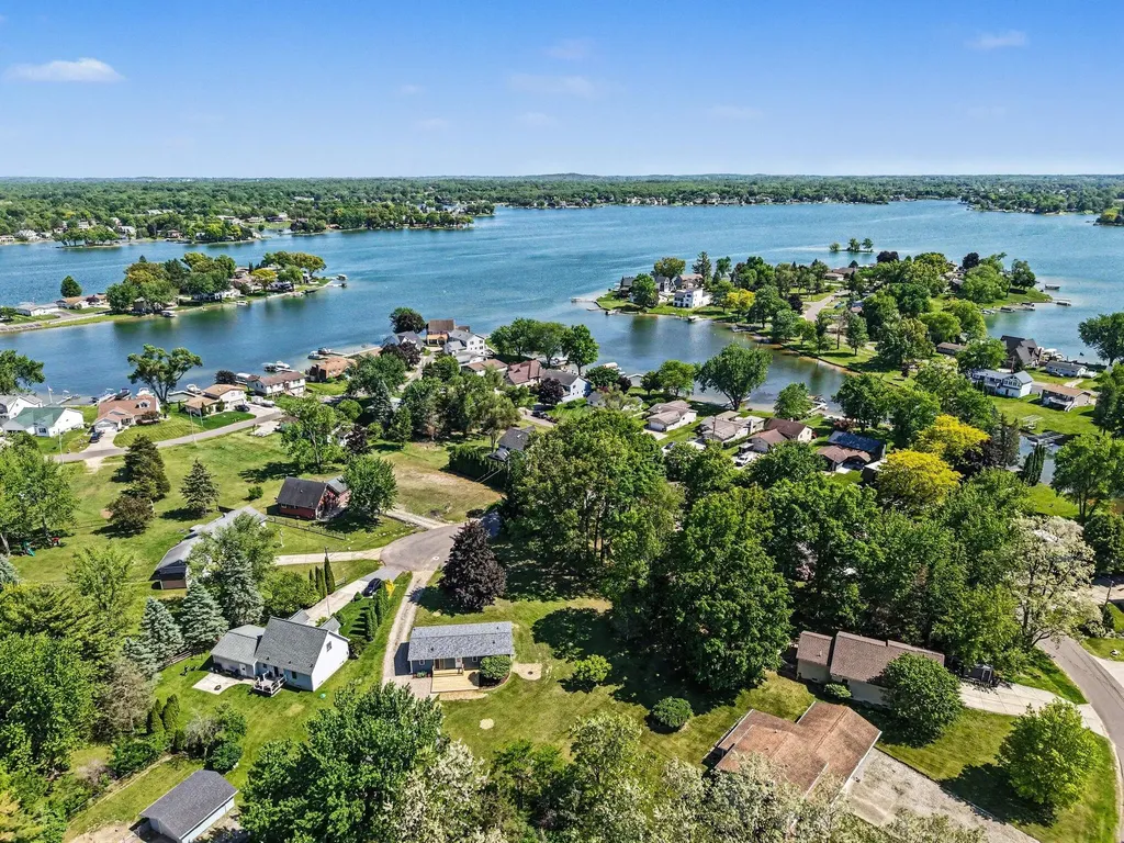 106 Orourke Court Columbia Township MI 49230