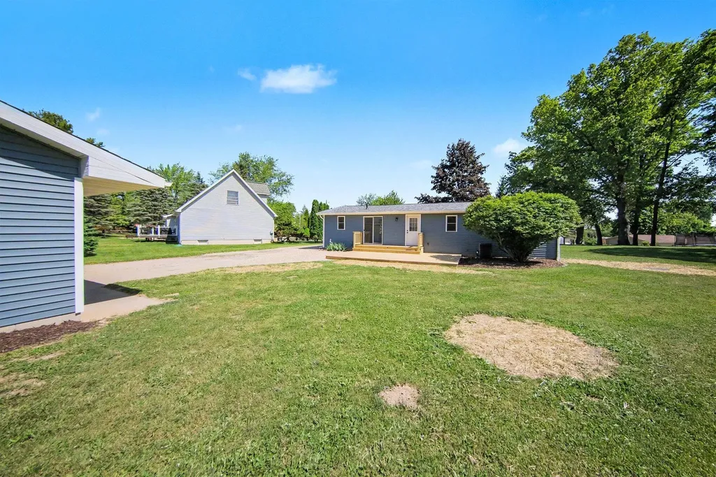 106 Orourke Court Columbia Township MI 49230