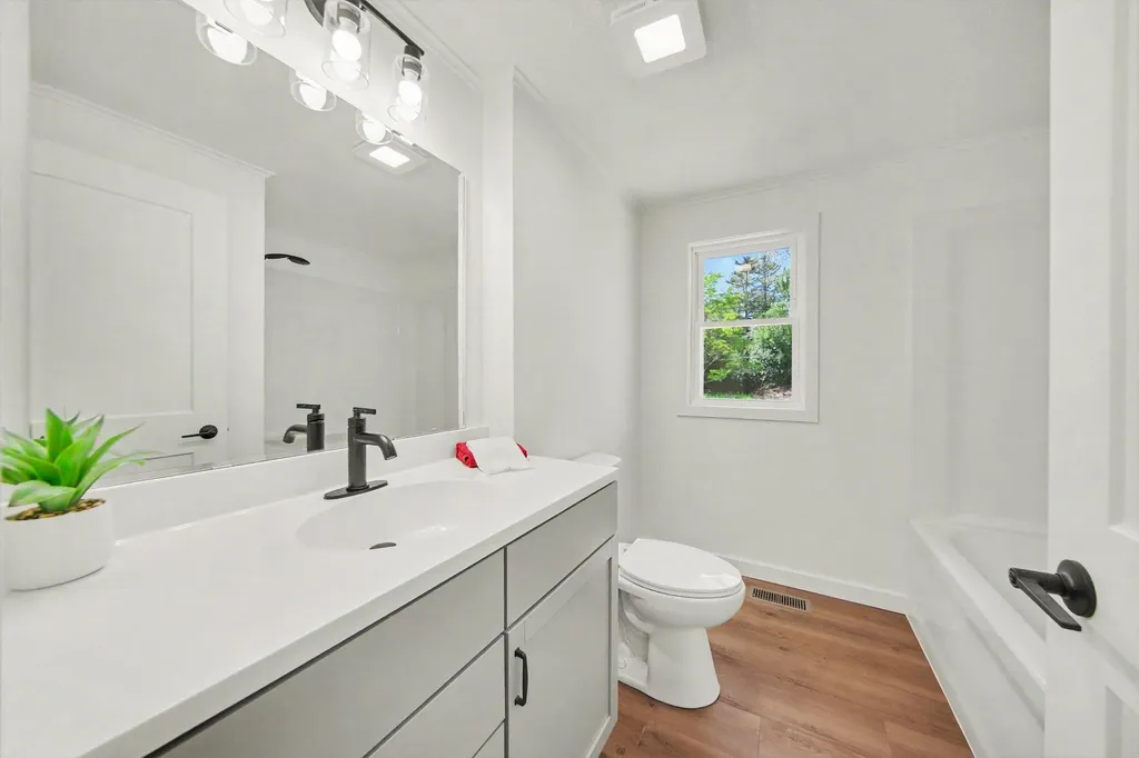 106 Orourke Court Columbia Township MI 49230