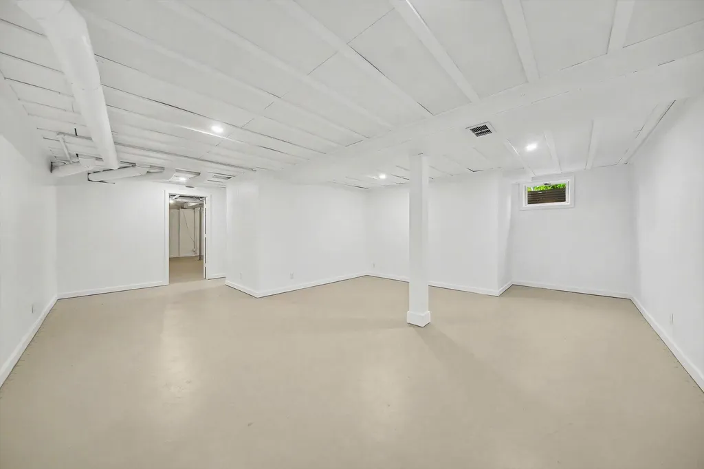 106 Orourke Court Columbia Township MI 49230