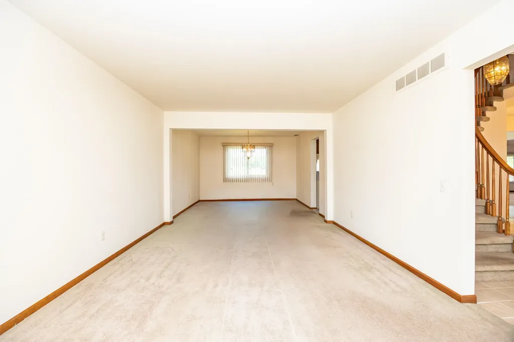 2377 Duke Drive Troy City MI 48085