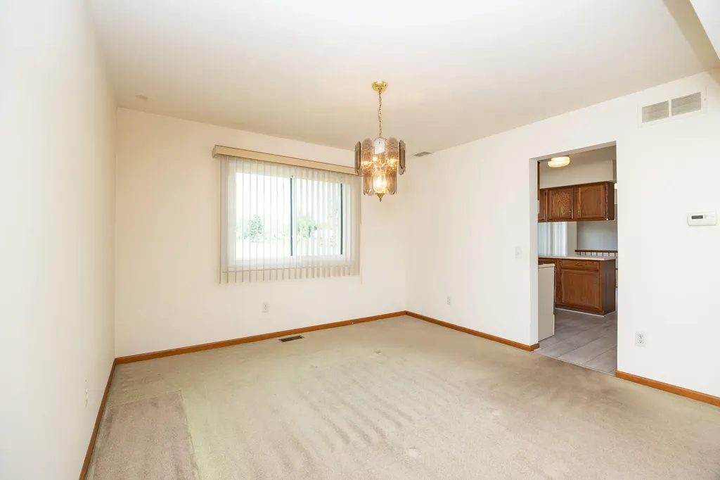 2377 Duke Drive Troy City MI 48085