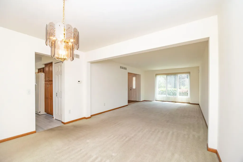 2377 Duke Drive Troy City MI 48085