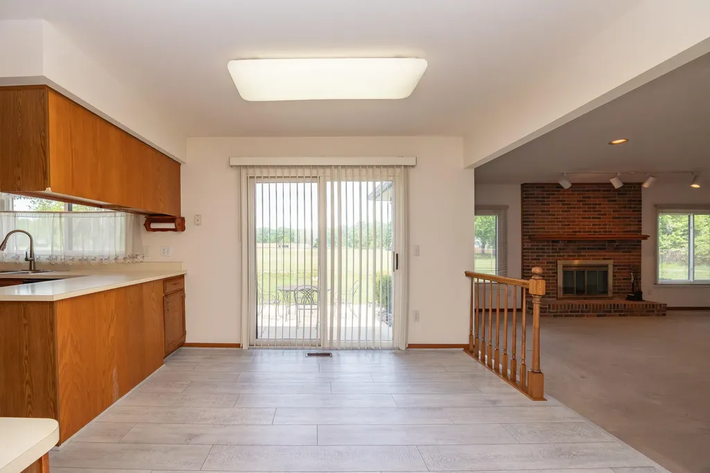 2377 Duke Drive Troy City MI 48085