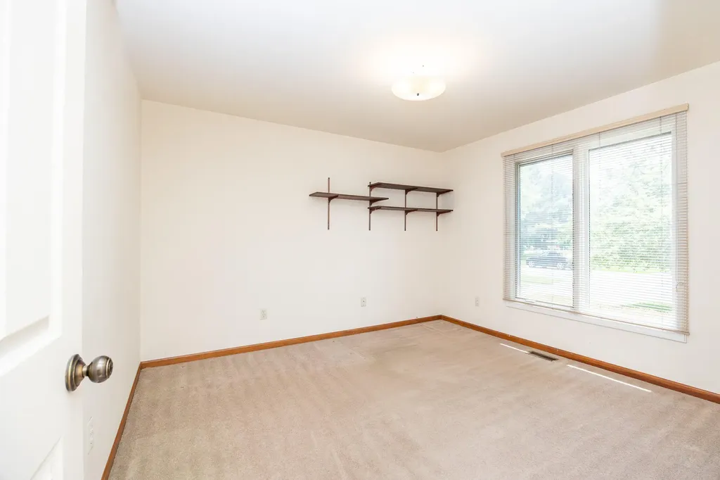 2377 Duke Drive Troy City MI 48085
