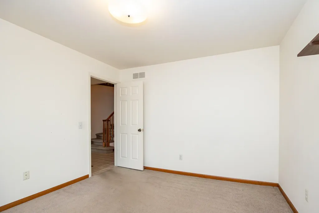 2377 Duke Drive Troy City MI 48085