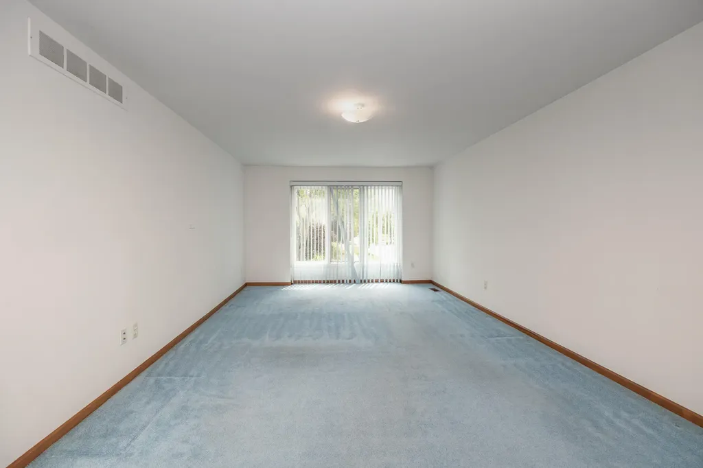 2377 Duke Drive Troy City MI 48085