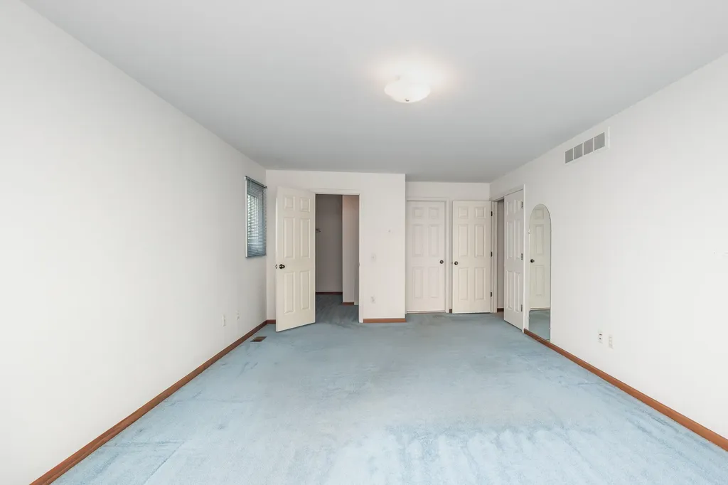 2377 Duke Drive Troy City MI 48085