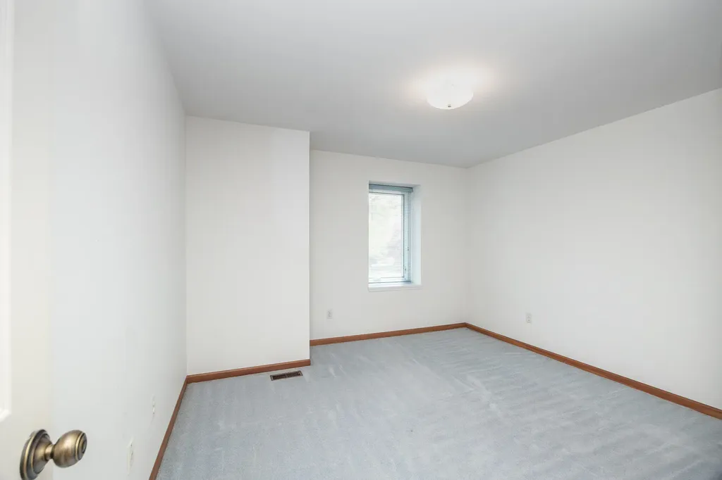 2377 Duke Drive Troy City MI 48085