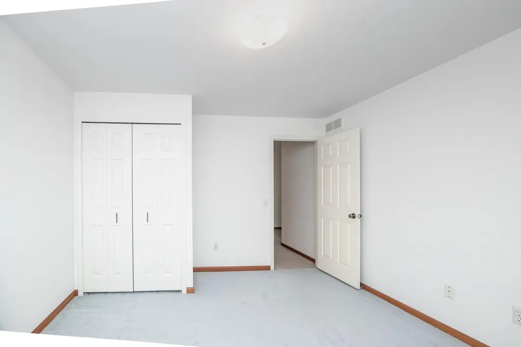 2377 Duke Drive Troy City MI 48085