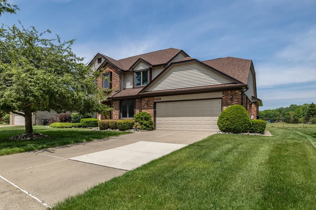 2377 Duke Drive Troy City MI 48085