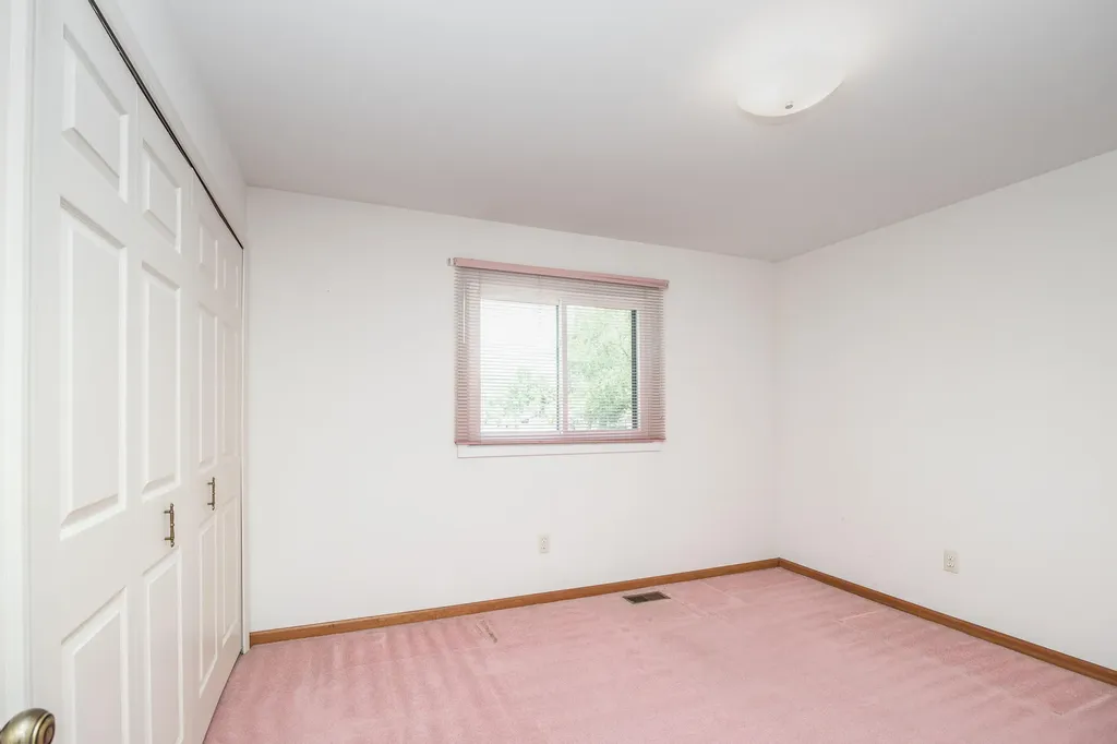2377 Duke Drive Troy City MI 48085