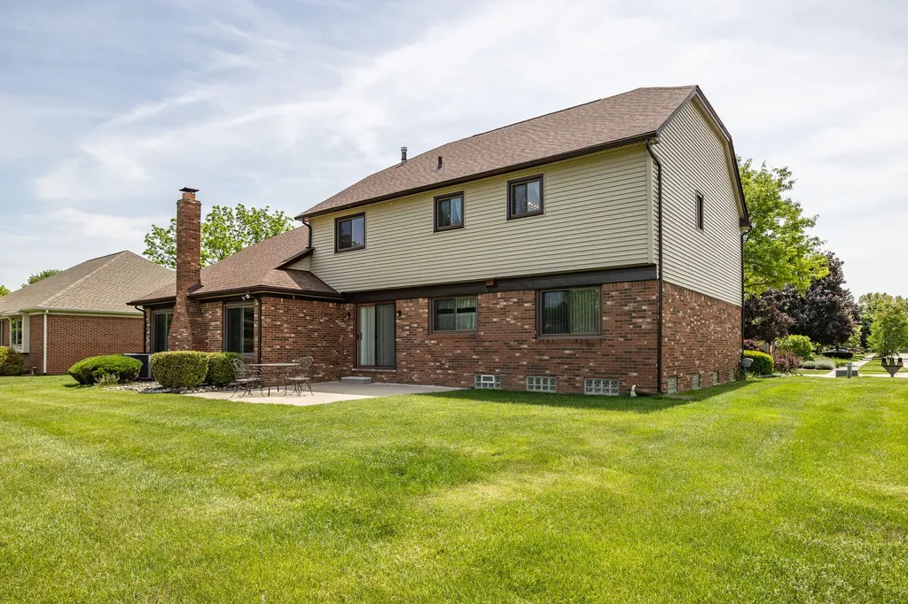 2377 Duke Drive Troy City MI 48085