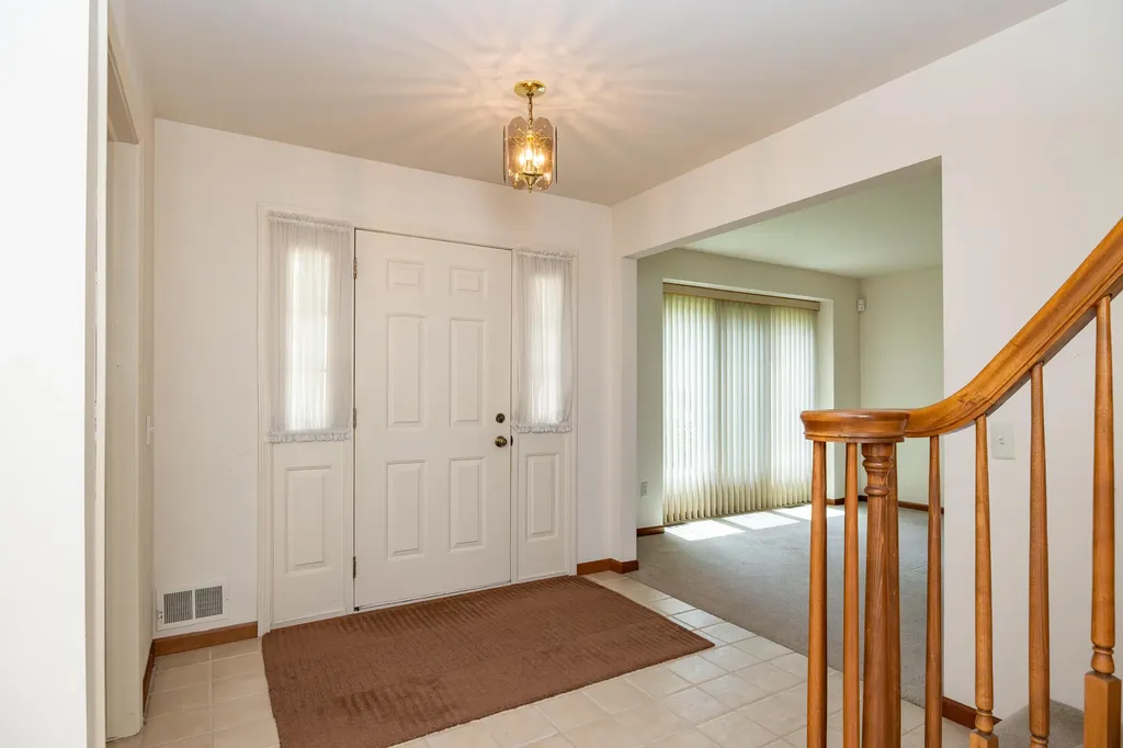 2377 Duke Drive Troy City MI 48085
