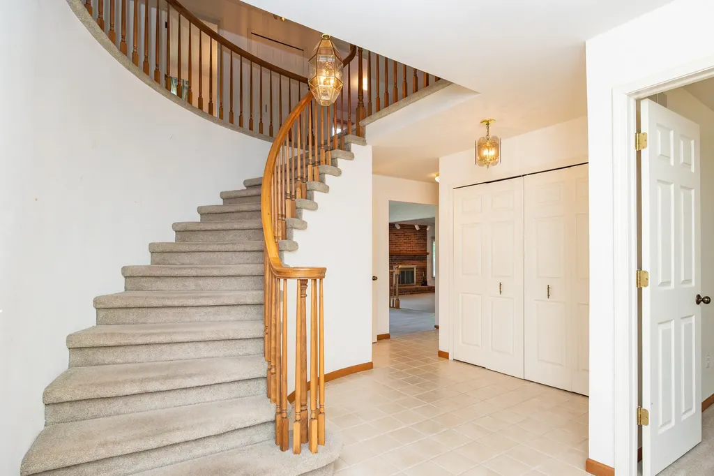 2377 Duke Drive Troy City MI 48085
